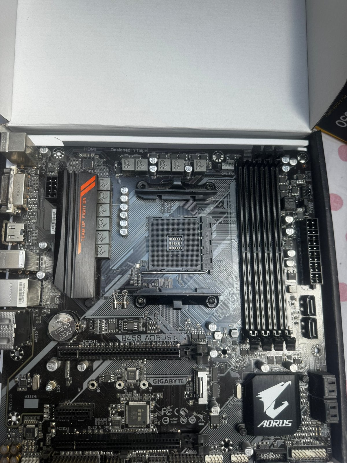 B450 Aorus gigabyte AMD4 moederbord, Computers en Software, Moederborden, Ophalen of Verzenden, Zo goed als nieuw