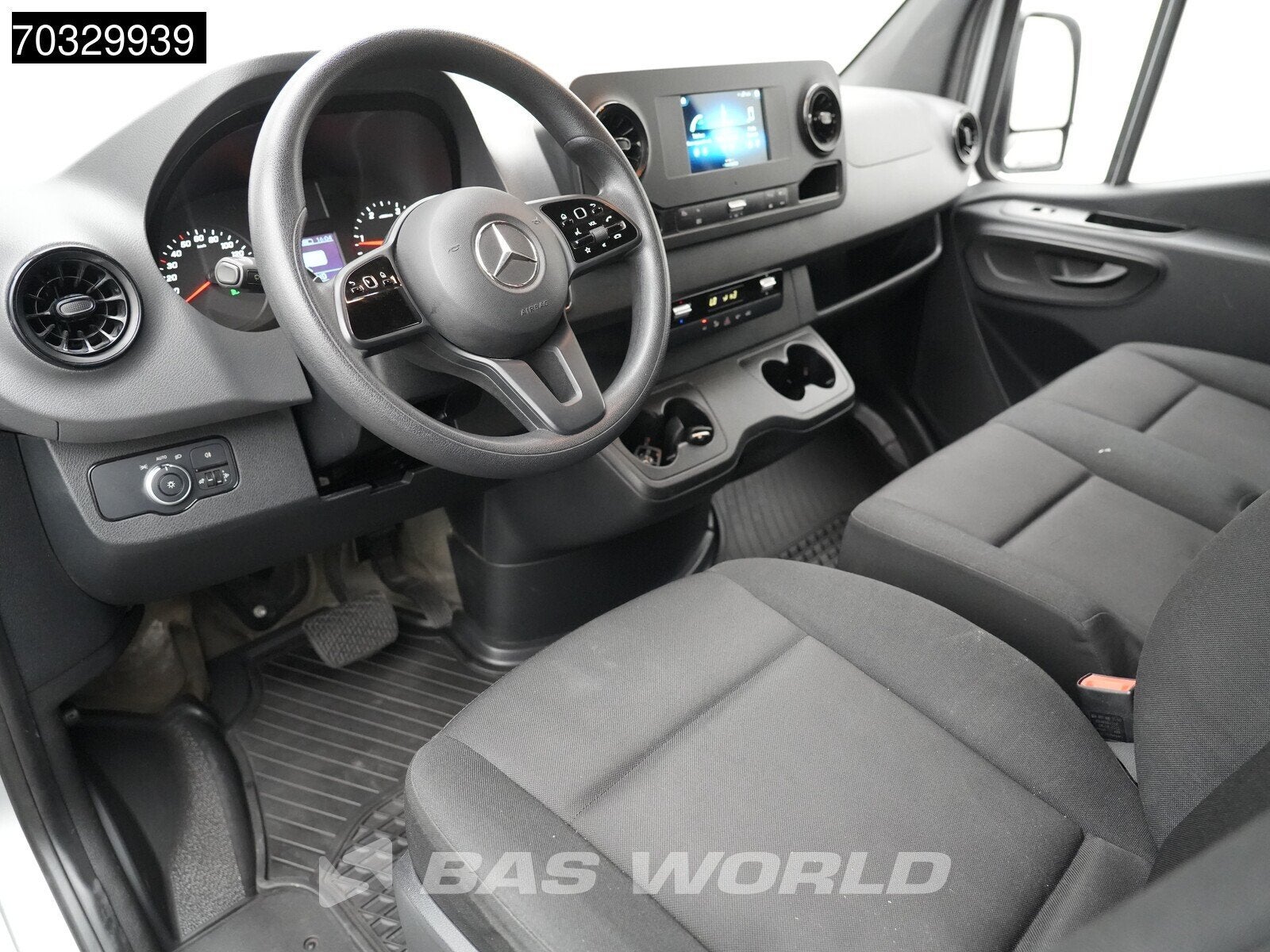 Mercedes Sprinter 215 CDI Automaat 150pk L2H2 MBUX Camera Ai, Automaat, Stof, Gebruikt, 4 cilinders