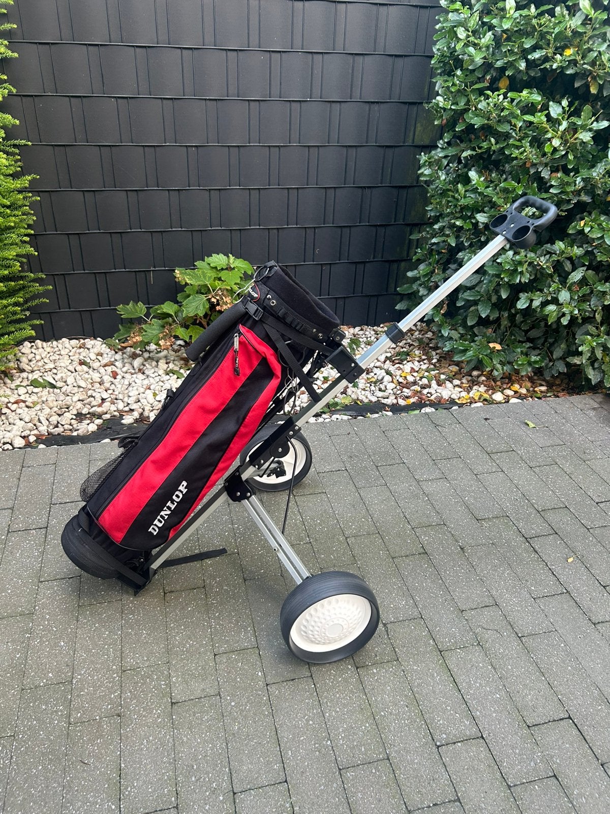 Sac de golf Dunlop (femme) léger avec chariot pliable, Sports & Fitness, Golf, Enlèvement, Comme neuf, Set