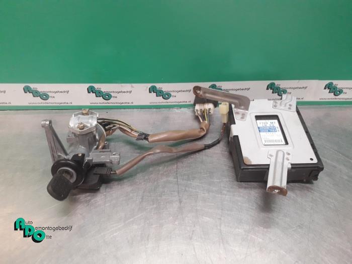 Serrure de contact + ordinateur d'un Suzuki Alto (Alto 02-), Autos : Pièces & Accessoires, Autres pièces automobiles, Suzuki, Utilisé