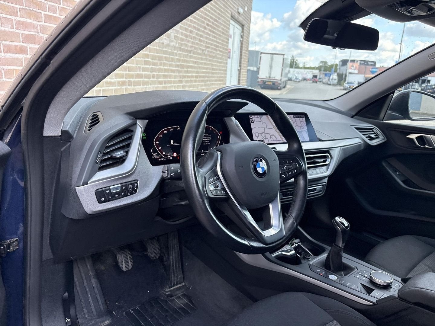BMW 218 Gran Coupé 2-serie 218i Business Edition | € 12.350,, Auto's, 129 g/km, Blauw, Overige kleuren, Navigatiesysteem