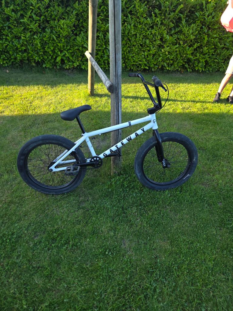Bmx freestyle, Enlèvement, Frein sur jante