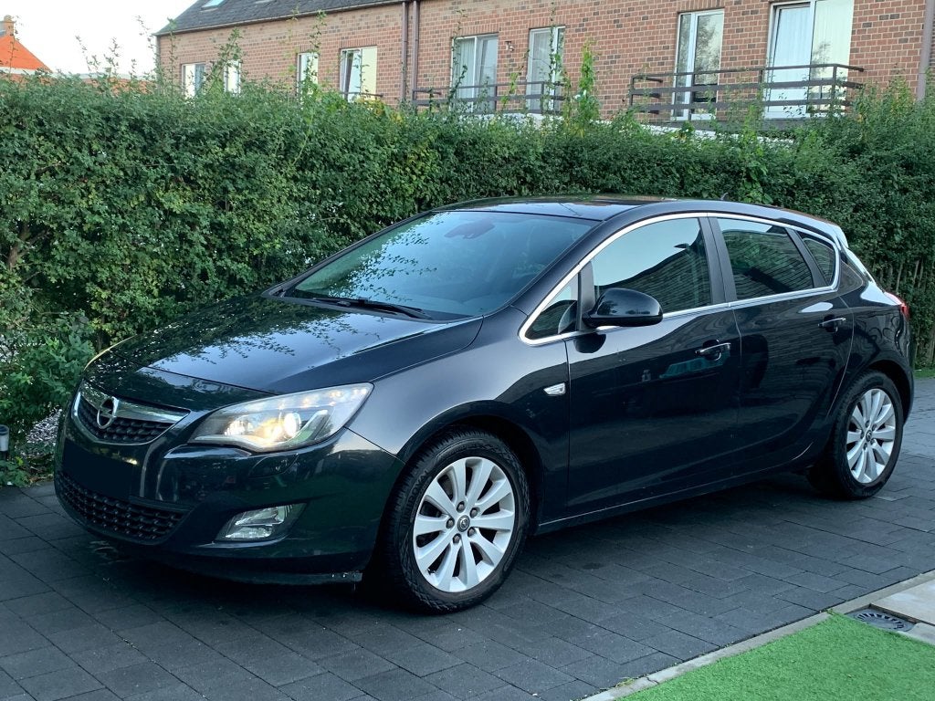 2012 Opel Astra J 1.7 CDTi diesel, Euro 5, Achat, Boîte manuelle, Noir