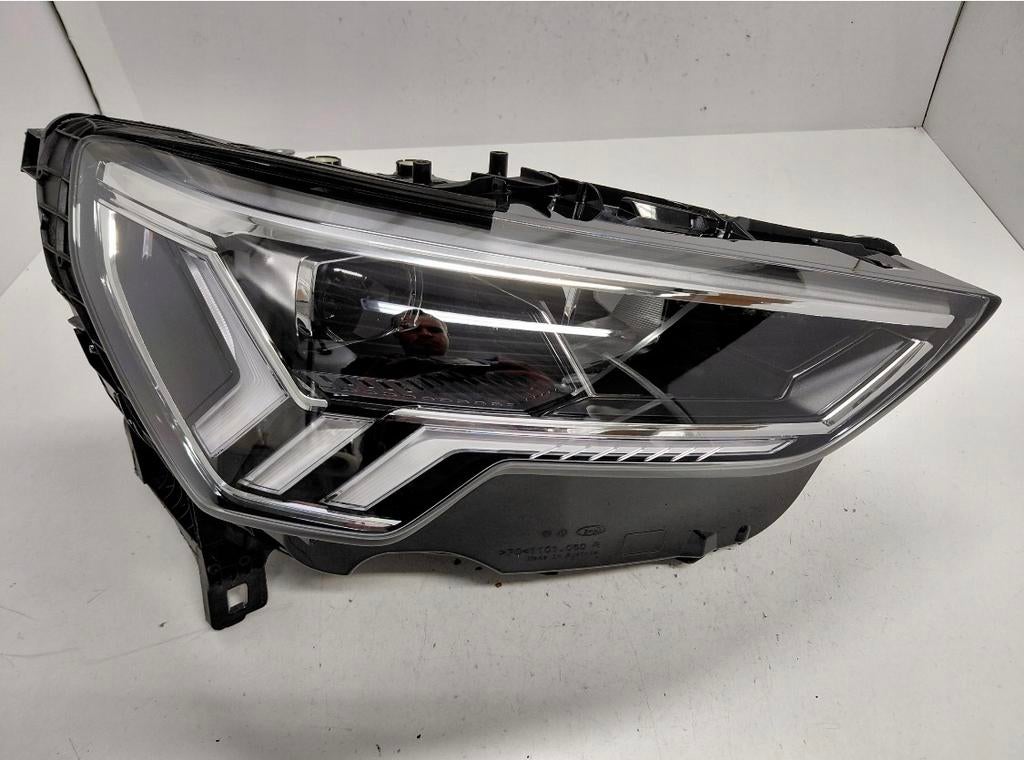 Phare droit à LED complet Audi Q3 83A II 83A941034, Autos : Pièces & Accessoires, Éclairage, Enlèvement, Audi