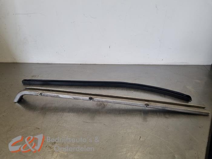 Rail porte coulissante droite d'un Volkswagen Transporter, Volkswagen, -, 3 mois de garantie, Utilisé