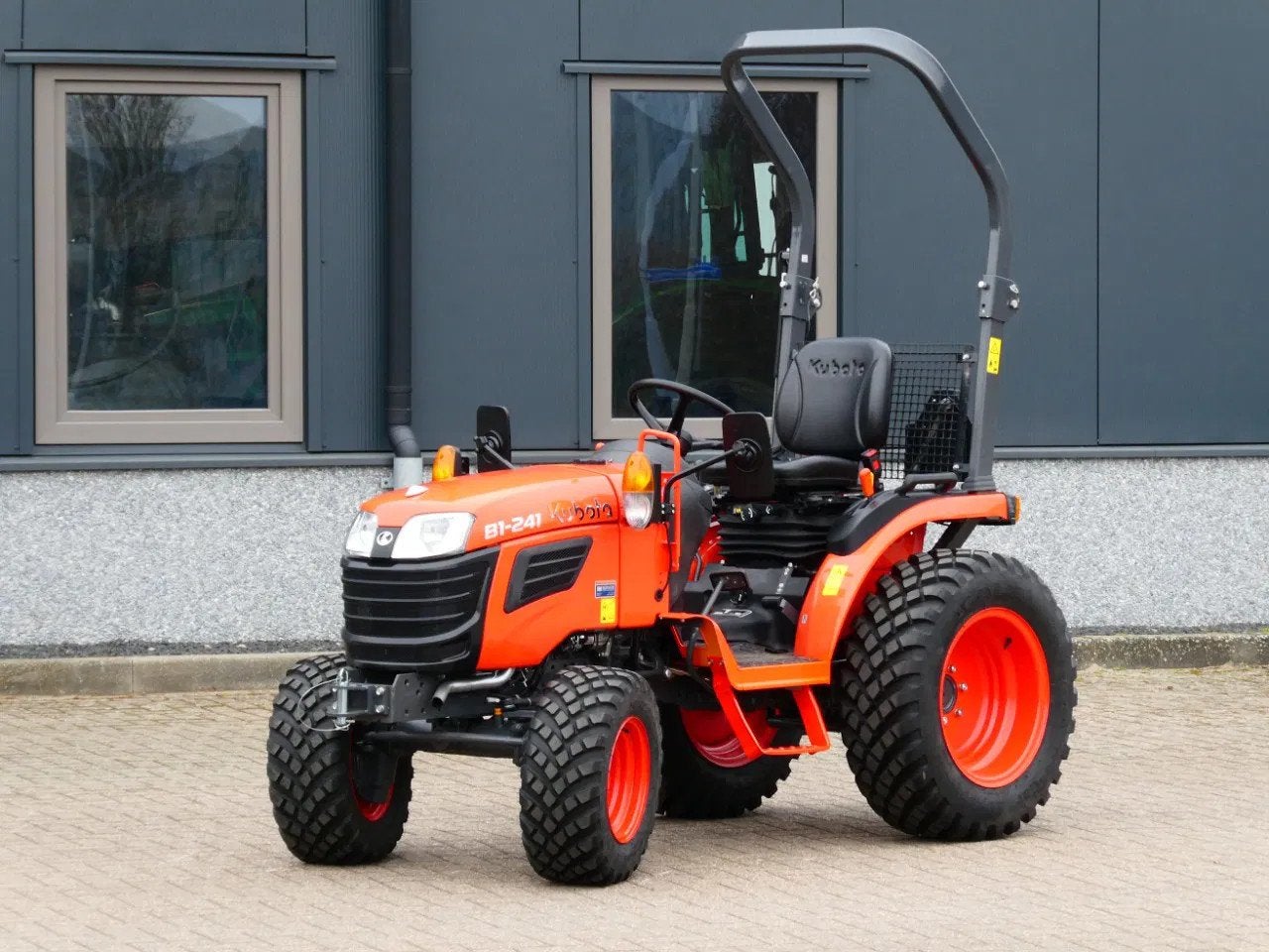 Kubota B1-241 4wd / 00207 Draaiuren / Garden Pro Banden, Articles professionnels, Autres marques, Mathijs Merkelijn, Mathijs@minitrekkers.nl