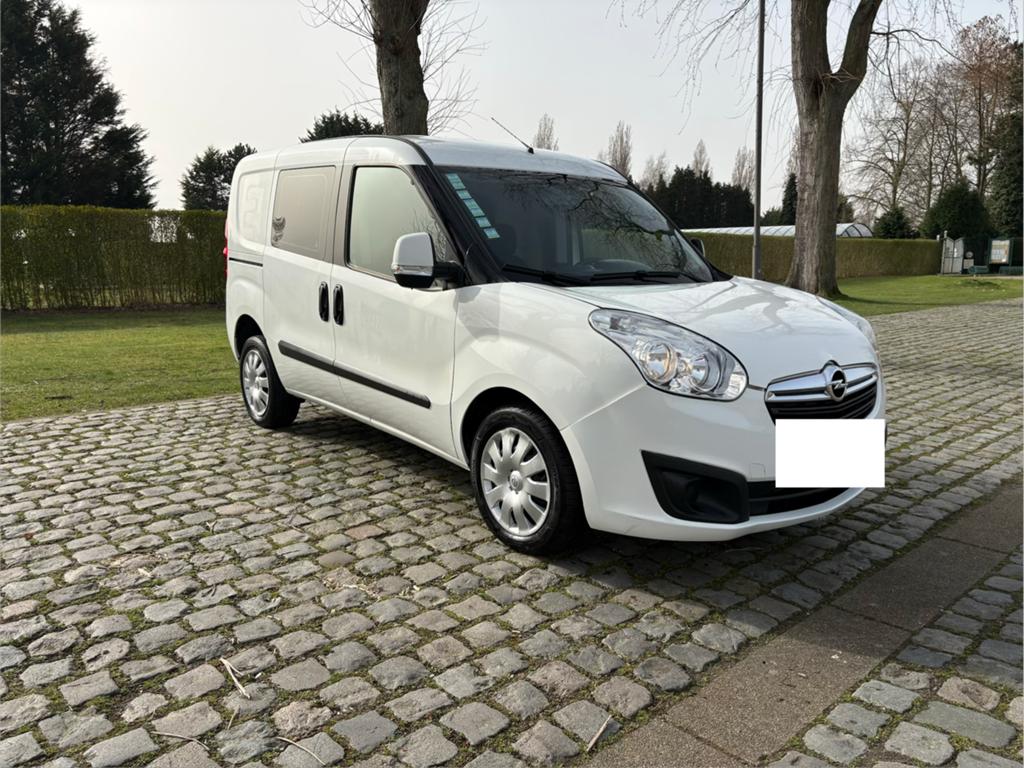 Opel combo benzine. Airco, Auto's, Bestelwagens en Lichte vracht, Euro 5, Particulier, Opel, Handgeschakeld