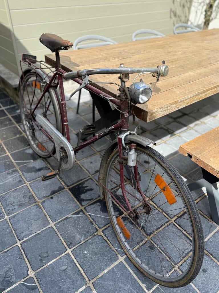 Antieke fiets, Ophalen