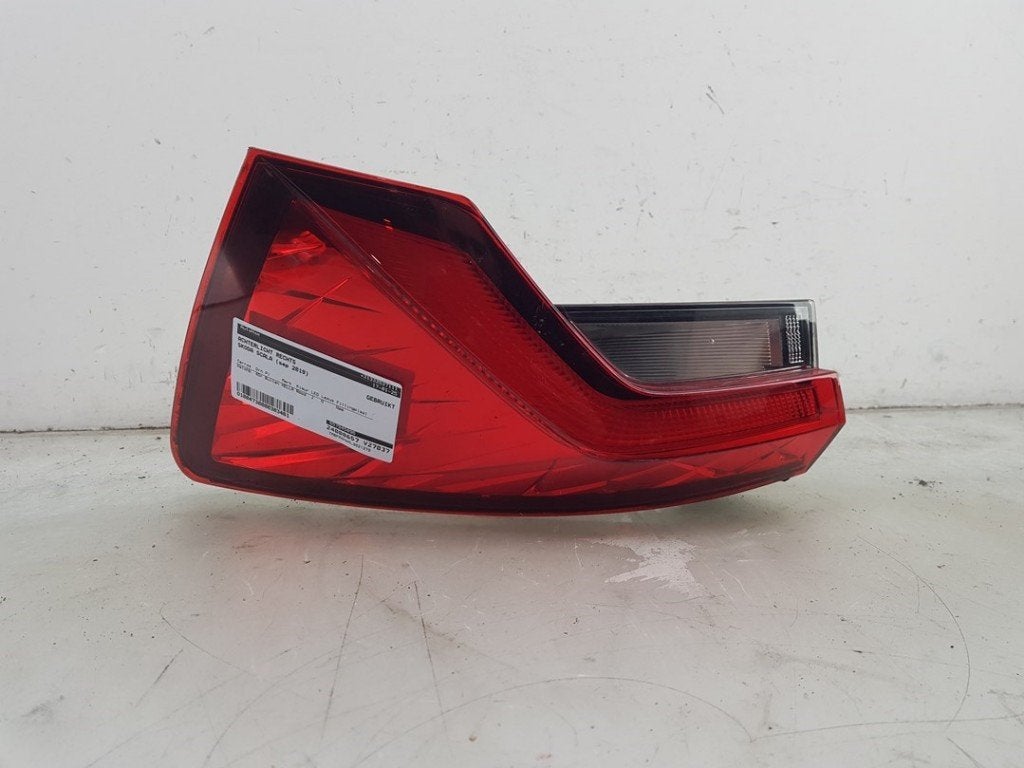 FEU ARRIÈRE DROIT Skoda Octavia Combi (1U5) (|657945096|), Autos : Pièces & Accessoires, Éclairage, Utilisé, Skoda