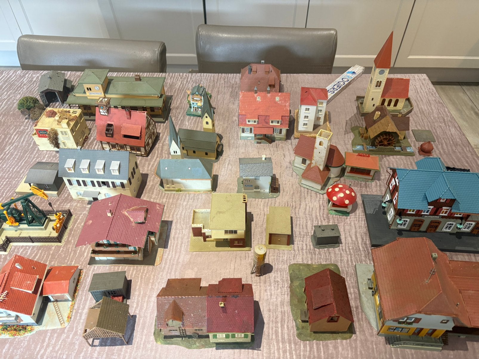 Modelbouw huisjes voor treinbaan., Ophalen, Gebruikt