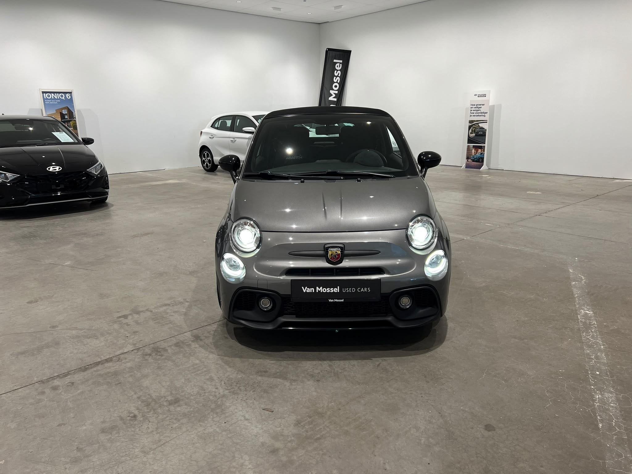 Abarth 500C 1.4 T-Jet 595 180PK Competizione DAB | CARPLAY |, Voorwielaandrijving, Stof, Gebruikt, 4 cilinders