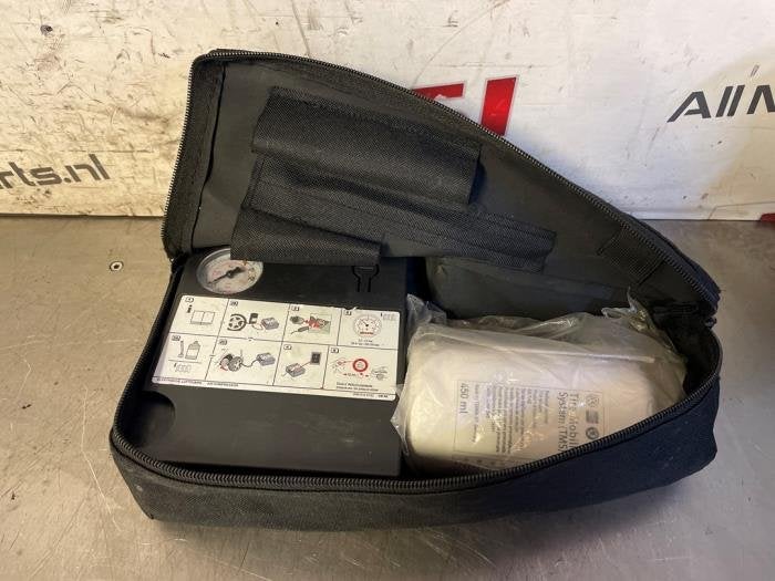 Kit de réparation pneus d'un Volkswagen Golf, Véhicule de tourisme, -, 3 mois de garantie, Utilisé
