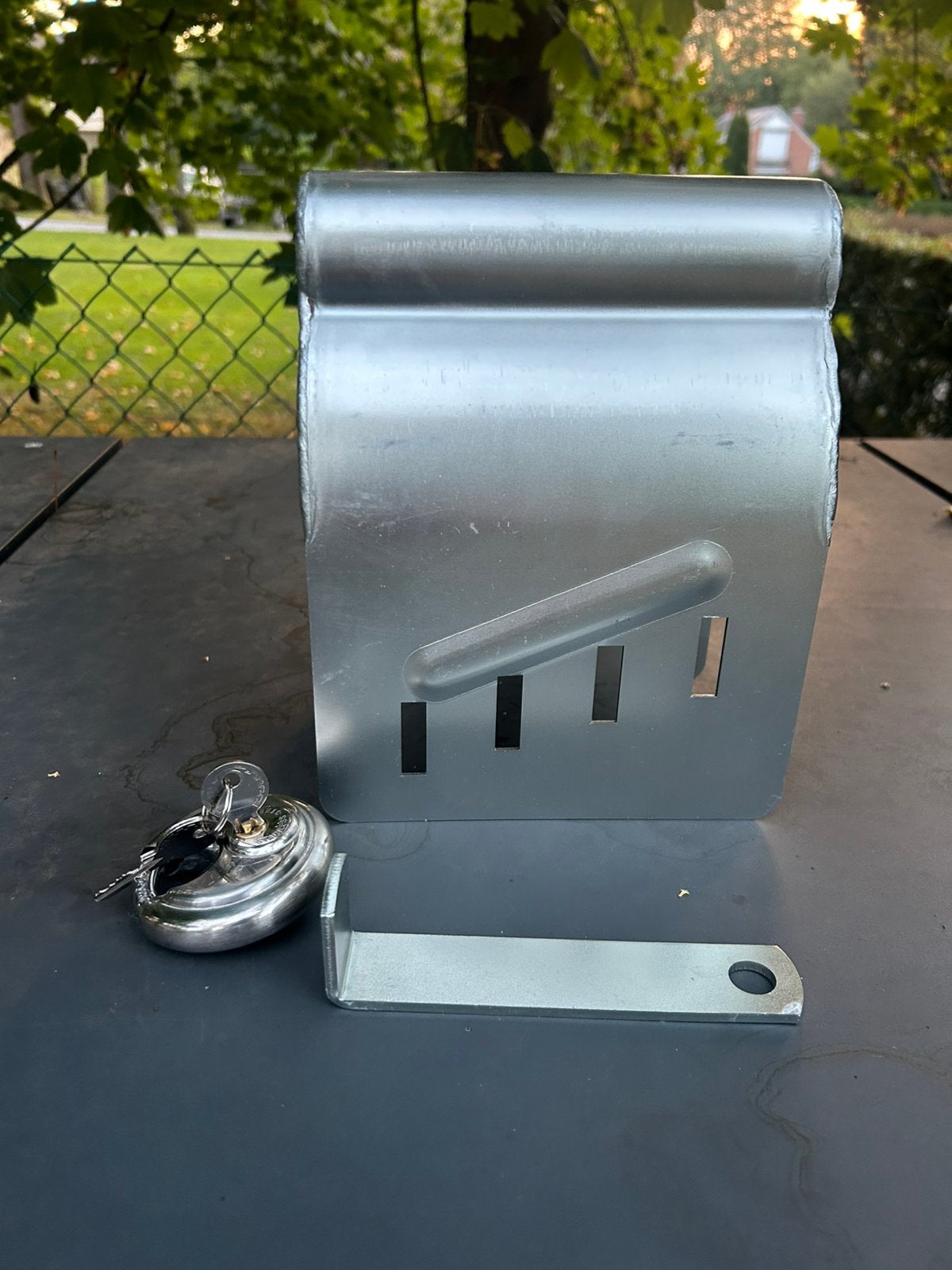 Nieuw trailerslot met hangslot, Tuin en Terras, Brievenbussen, Ophalen, Zo goed als nieuw