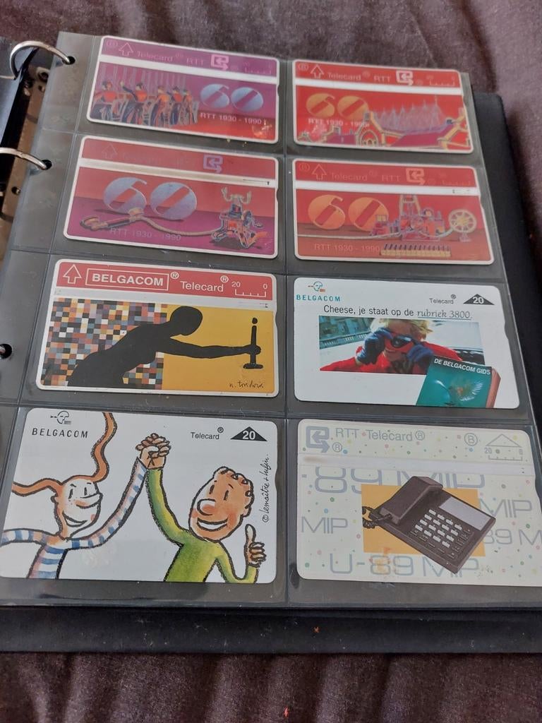 103 carte de téléphone dans un classeurs, Collections, Enlèvement ou Envoi