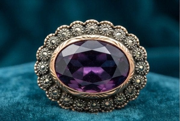Broche en argent avec améthyste et marcassite, Enlèvement ou Envoi