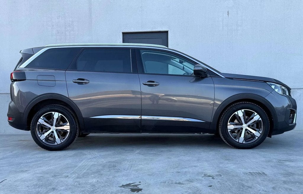 Peugeot 5008 7-Zitplaatsen*360 Camera*Carplay*Cruise contr, Auto's, Skiluik, Gebruikt, 1199 cc, 7 zetels