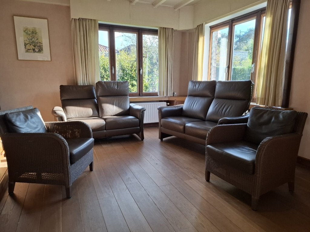 Vincent Sheppard salon – 2 tweezitters + 2 fauteuils – leder, Huis en Inrichting, Ophalen, Gebruikt, Hout, Een kwalitatieve en comfortabele set met een tijdloos ontwerp