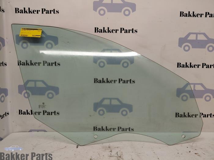 Vitre portière 4portes avant droite d'un BMW 5-Serie, -, -, 3 mois de garantie, Utilisé