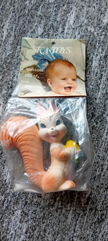 Vibtage SICA-TOYS rubber eekhoorn, Ophalen