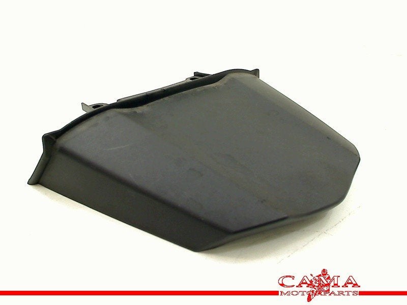 QUEUE DE CARENAGE CENTRE Honda (77215-MGH-640), Dhr. S. di Majo, Utilisé, Info@cama-motorparts.nl, P.J. Troelstraweg 8 8
3144 CX  MAASSLUIS, NL