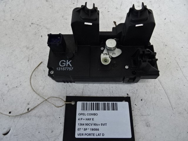 SERRURE DE PORTE RODS ARRIÈRE DROIT Combo Tour (Corsa C), Utilisé, Opel