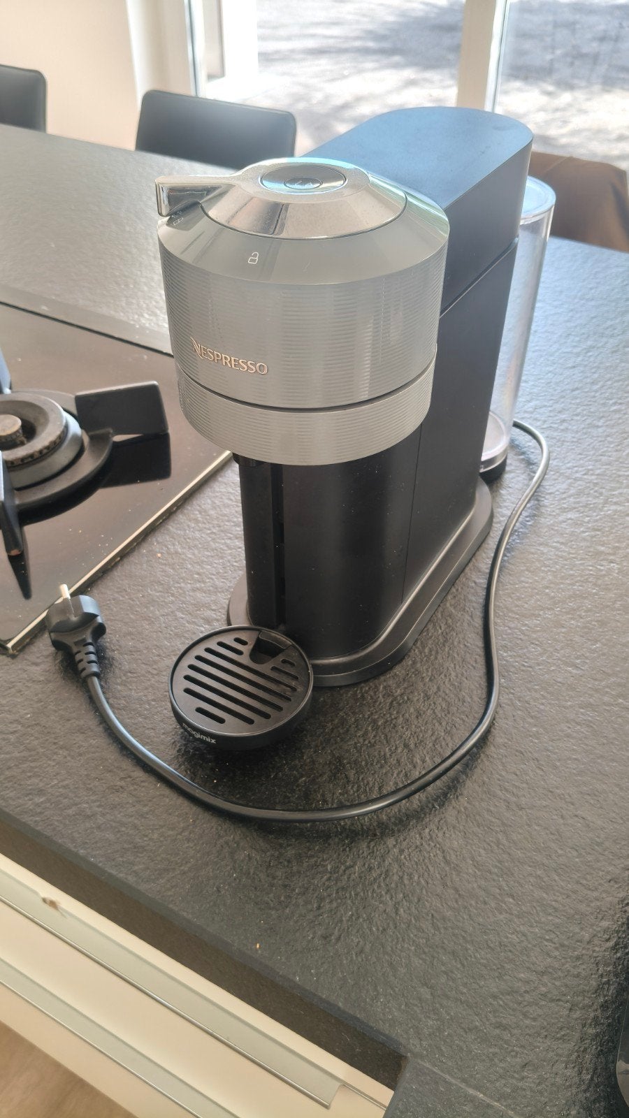 Nespresso koffiezetapparaat, Ophalen, Espresso apparaat, Zo goed als nieuw, 2 tot 4 kopjes