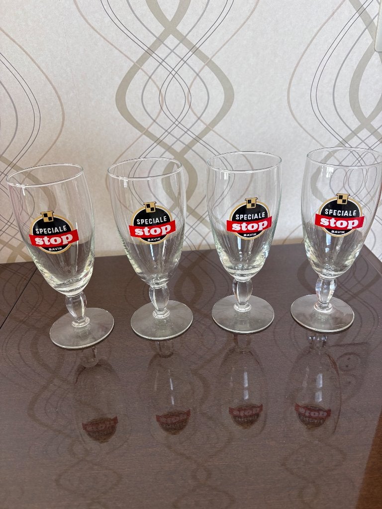 4 speciale bierglazen, Ophalen, Zo goed als nieuw