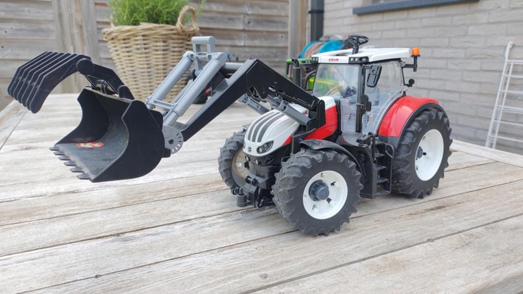 Model tractor - Steyr met frontlader, Enfants & Bébés, Jouets | Autre, Enlèvement