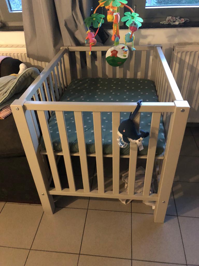 Park met matras en mobiel, Ophalen, Zo goed als nieuw
