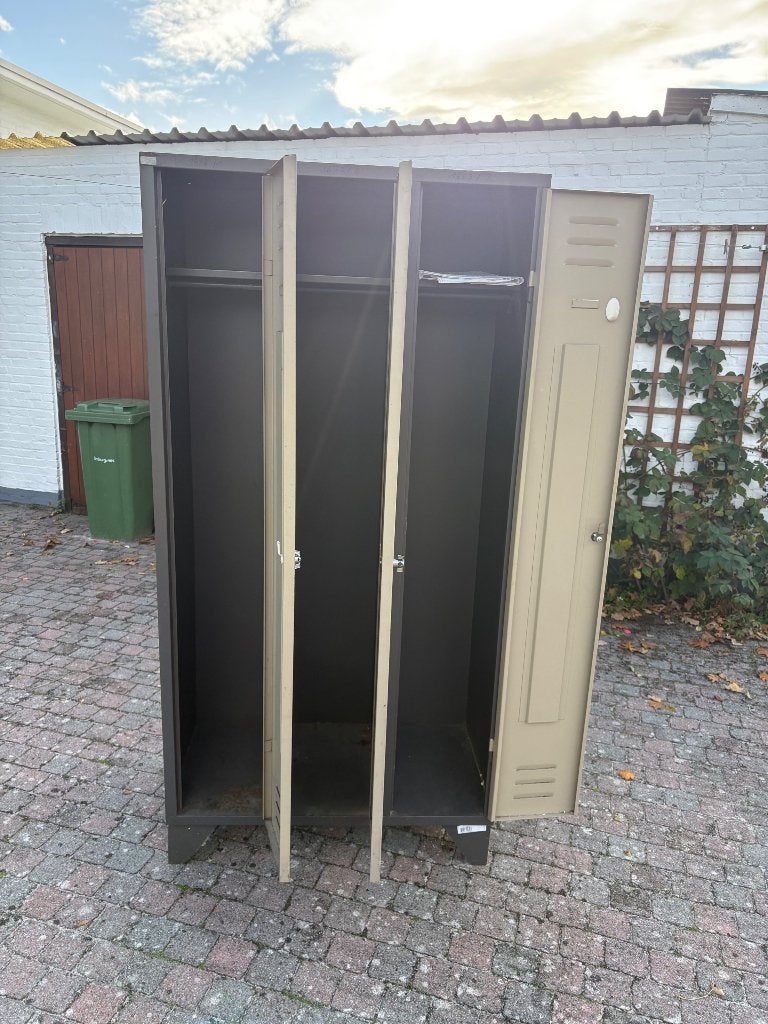 IJzeren 3 deurs locker, Ophalen, Gebruikt
