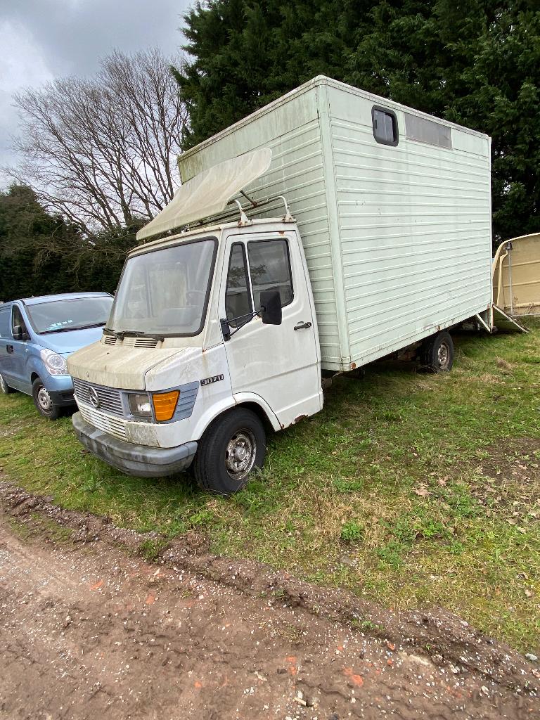 Paardenvrachtwagen Mercedes 307D, Enlèvement, Utilisé, Aluminium