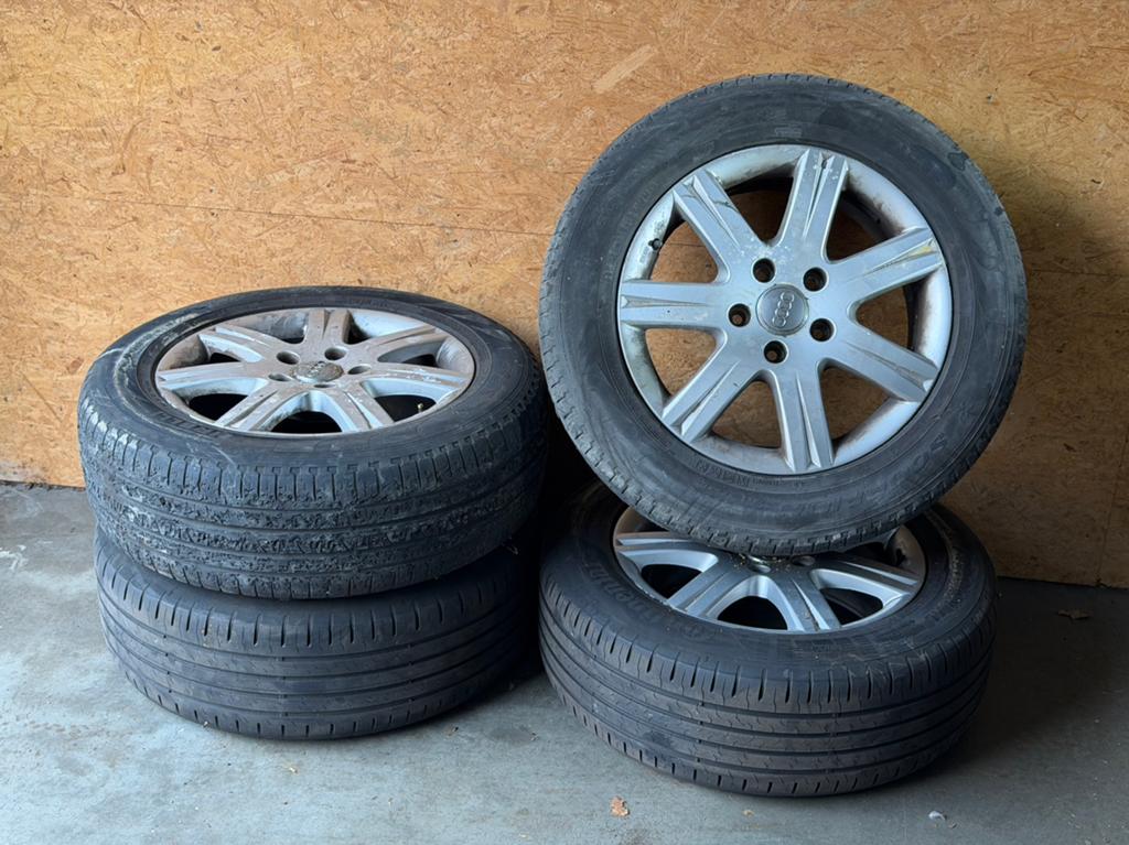 Audi Q7 Banden + Velgen 235 / 60 R18 M+S, Auto-onderdelen, Banden en Velgen, Ophalen, 18 inch, Gebruikt, All Season