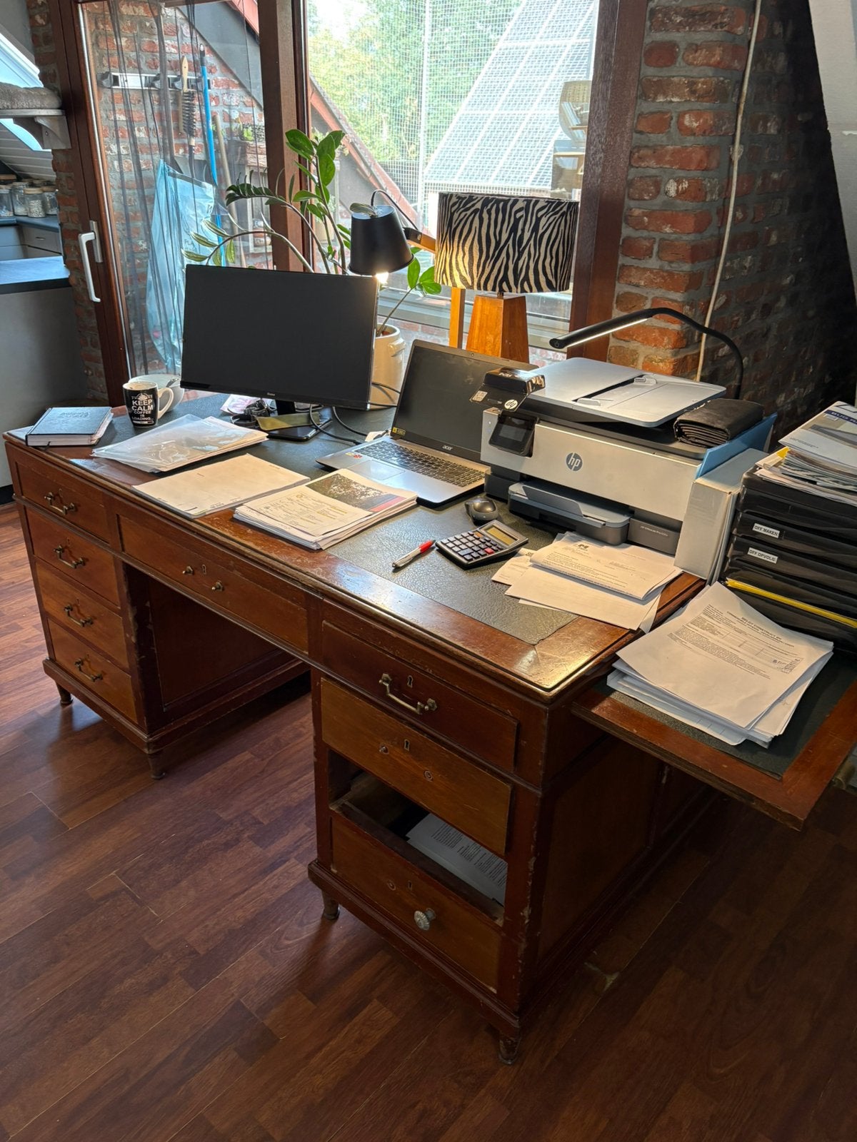 Mooie zwaar bureau, Ophalen