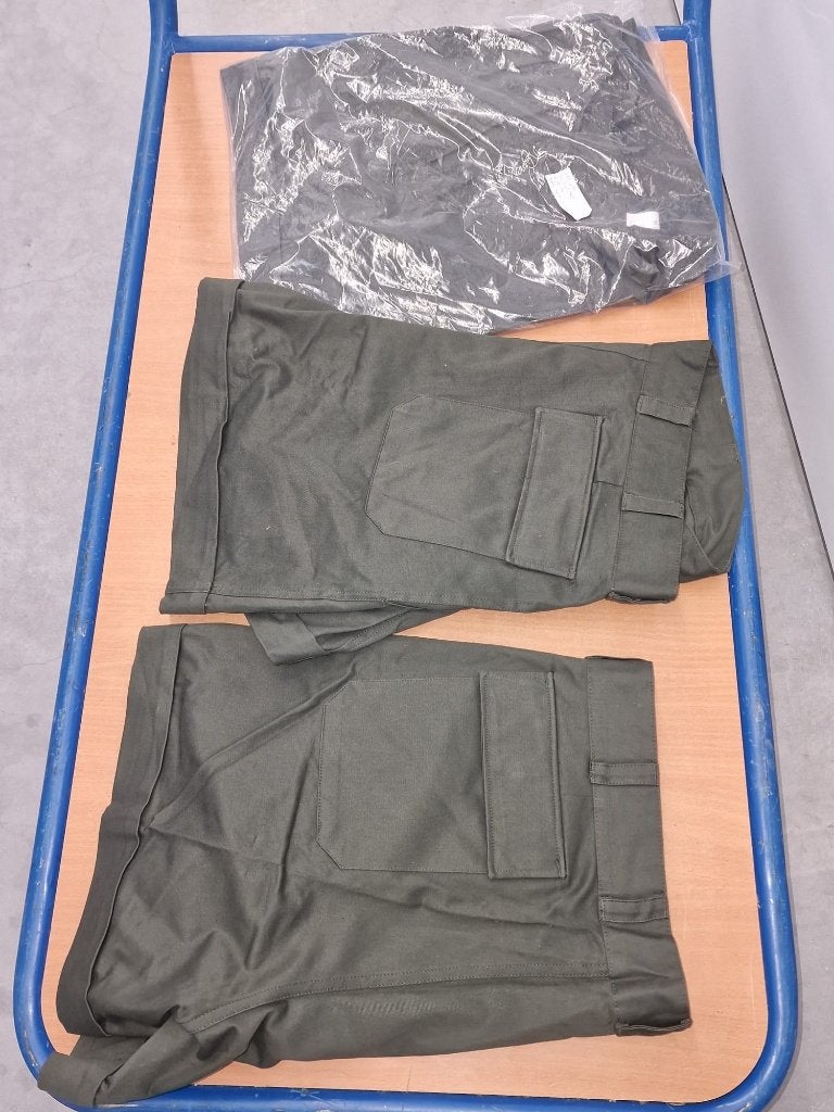 3 ABL Chorts maat 54, Verzamelen, Ophalen of Verzenden, Landmacht, Kleding of Schoenen