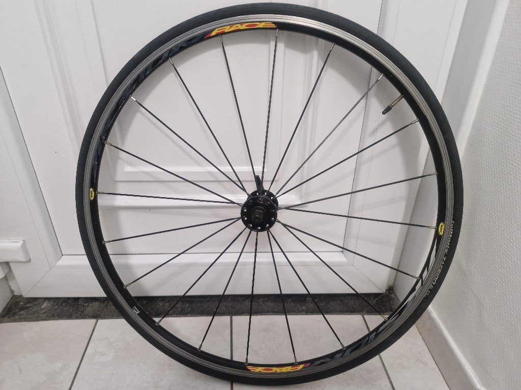 Roue avant MAVIC AKSIUM RACE, Vélos & Vélomoteurs, Enlèvement, Roue