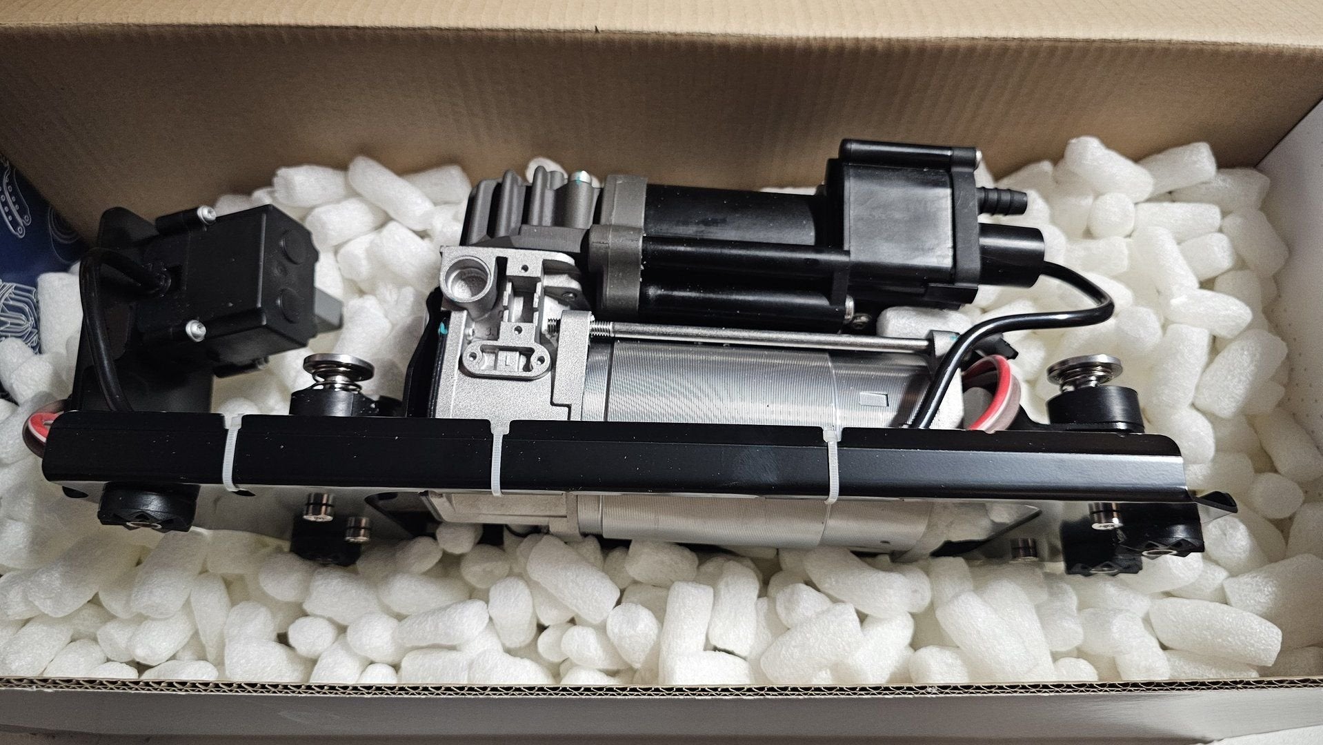 Luchtvering luchtpomp compressor BMW 5 / 7 serie F07 GT F11, Auto-onderdelen, -, Nieuw, Ophalen of Verzenden, -