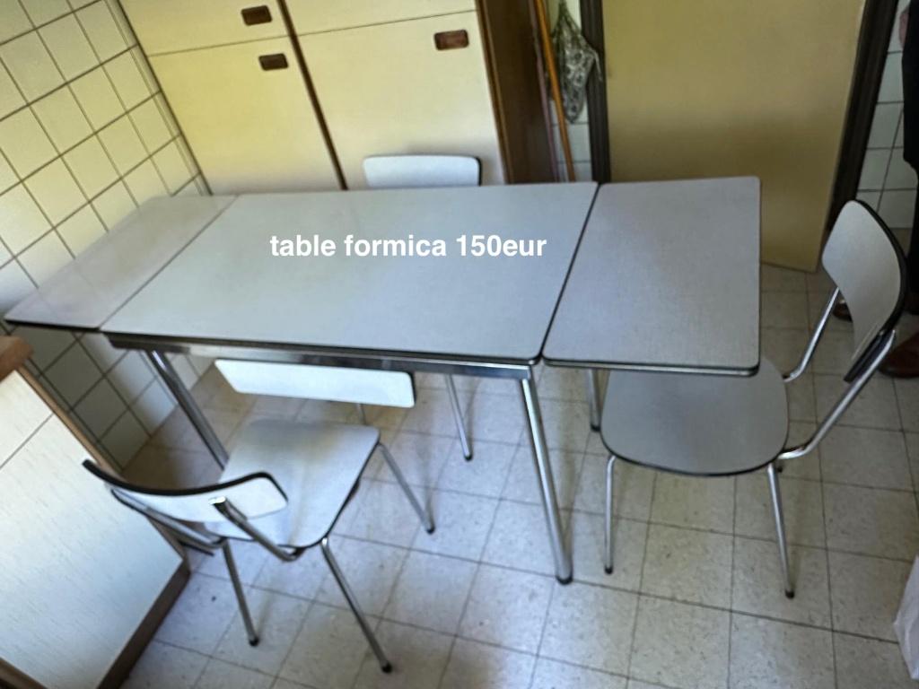 Table cuisine 2rallonges et 3chaises en Formica bon état, Enlèvement, Utilisé