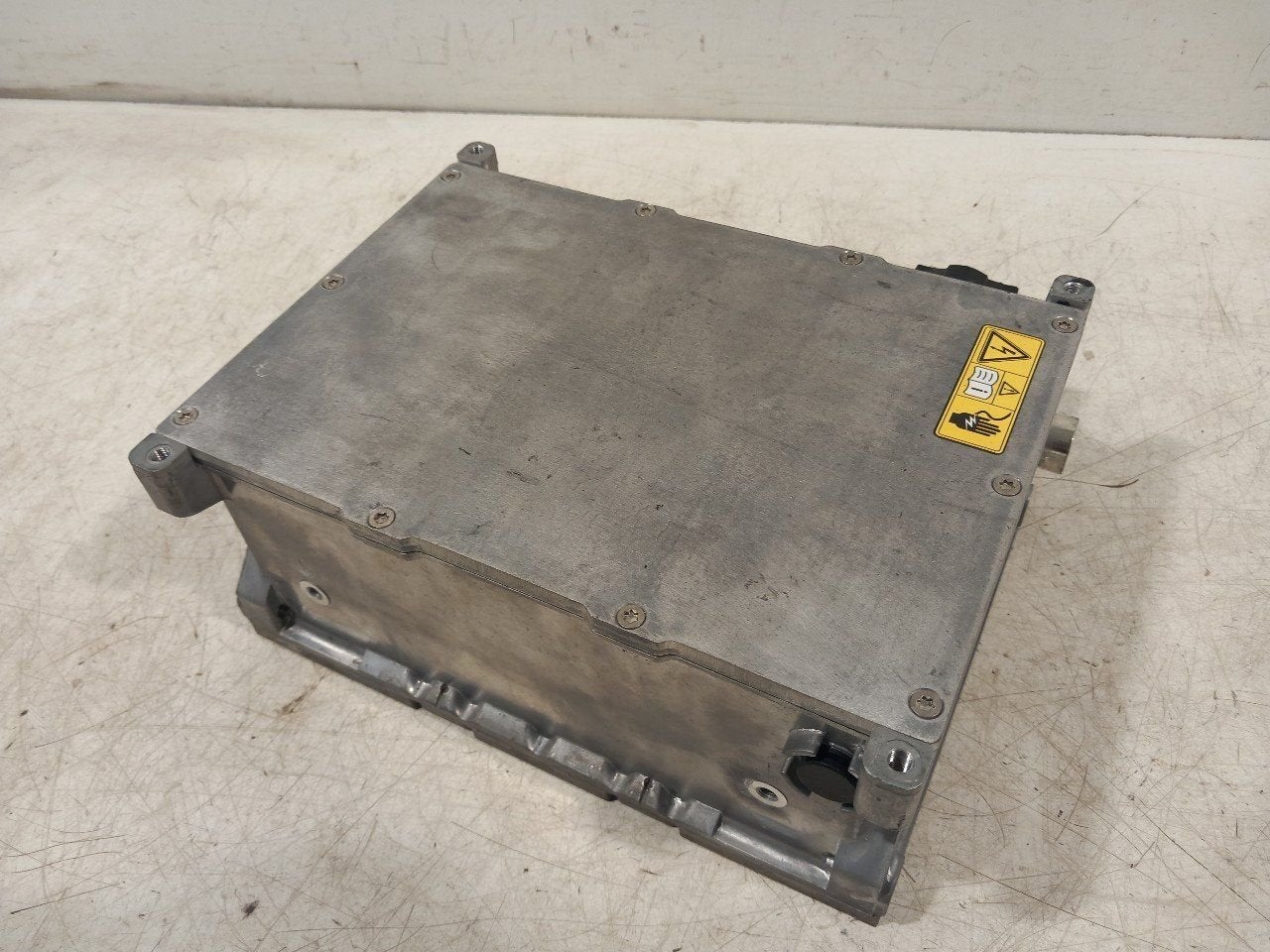 Acculader Mercedes-Benz C-Klasse, Auto-onderdelen, Onderdelen@venauto.nl, Van der Ven Autorecycling B.V., Gebruikt, Ettenseweg 76, 4706 PB Roosendaal, The Netherlands