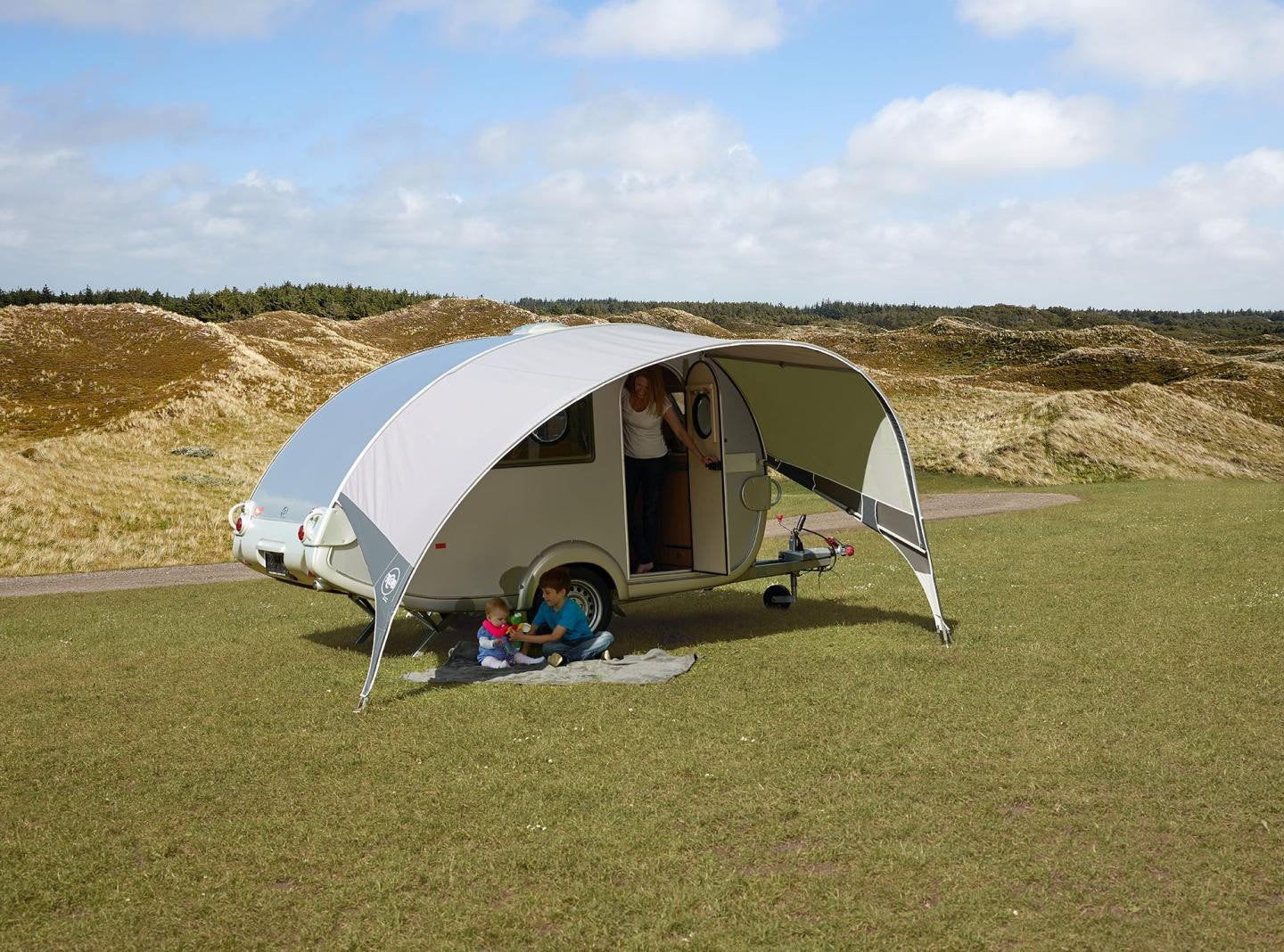 Coole T@b 320. Met fietsendrager, 550kg leeg, Caravans en Kamperen, Rondzit, Particulier, 500 - 750 kg, Koelkast