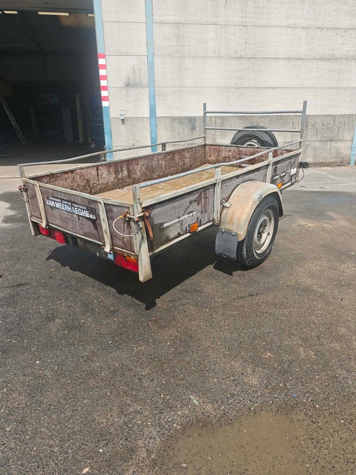 Aanhangwagen saris, Enlèvement ou Envoi
