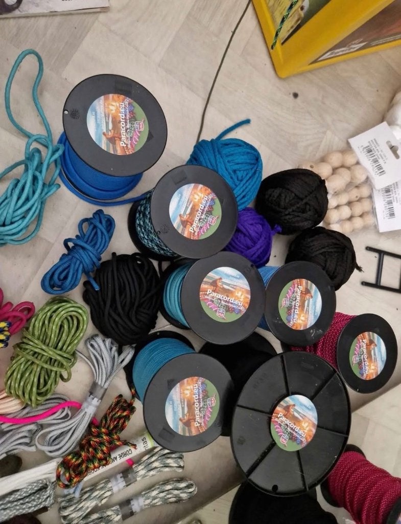 Grote paracourd verzameling hobby, Ophalen, Overige thema's, Textiel, Nieuw