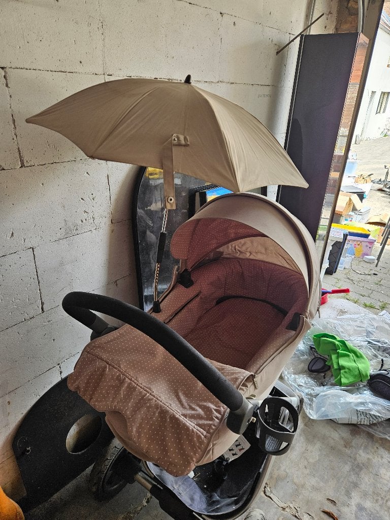 Poussette Stokke avec lit de voyage, parasol,housse de pluie, Enfants & Bébés, Poussettes & Combinaisons, Enlèvement, Poussette