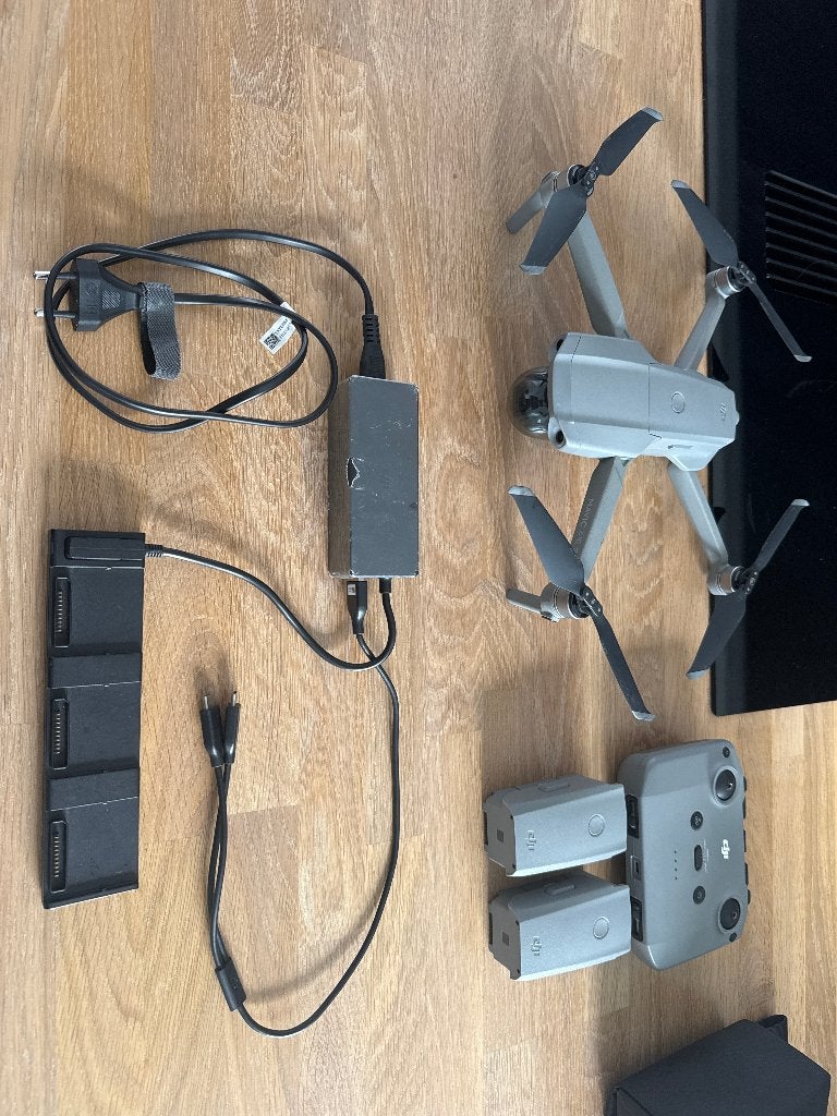 DJI Mavic Air 2 drone met 3 accu's, laadhub en tas, TV, Hi-fi & Vidéo, Drone avec caméra, 250 à 900 g, Qualité supérieure, 5 à 10 km