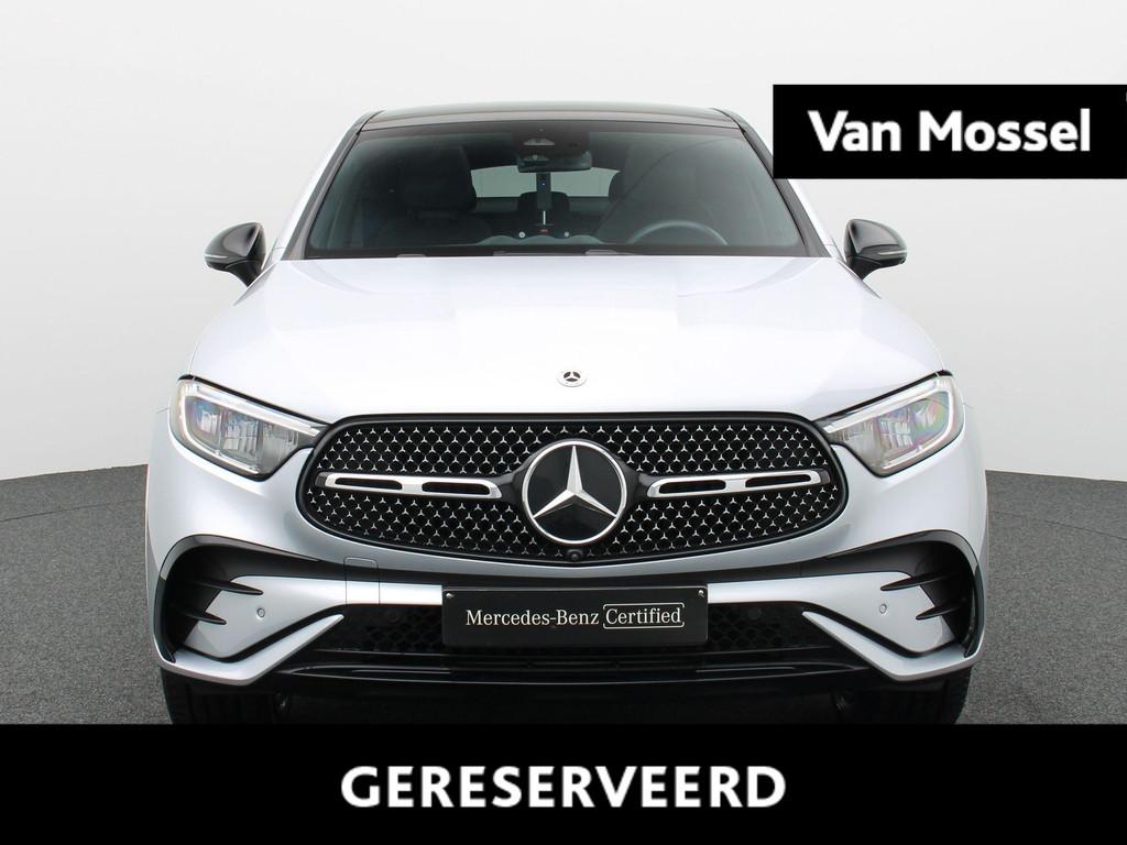 Mercedes-Benz GLC Coupé 300 e AMG LINE + PANO DAK + CARPLAY, Auto's, Mercedes-Benz, Automaat, Gebruikt, Zwart, 4 cilinders