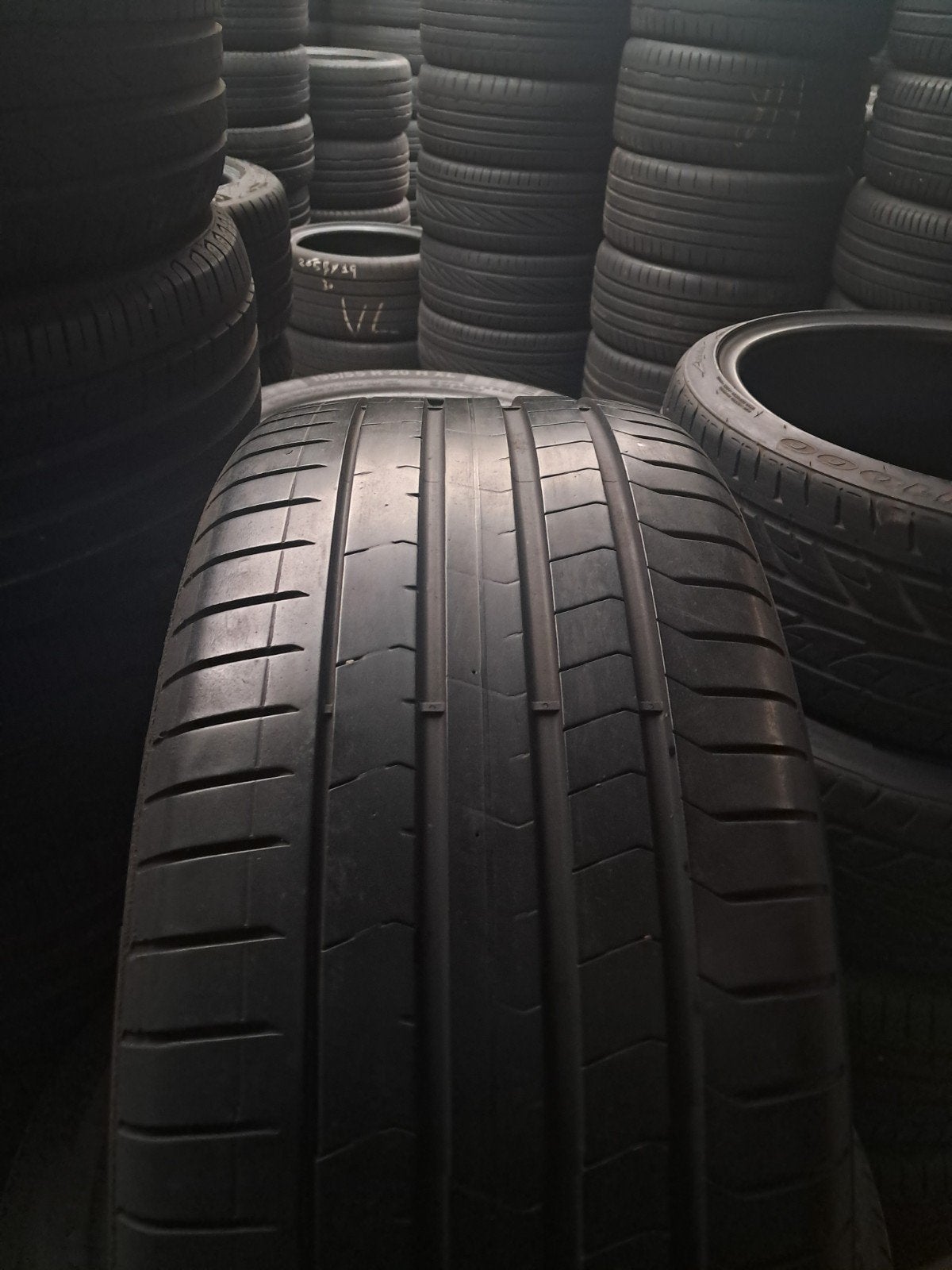 27540r20 275 40 r20 275/40/r20 PIRELLI Nouveau (demmont)