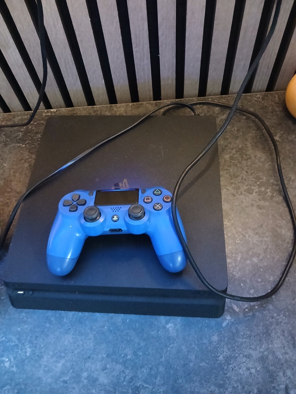 PS4 1To en parfait état à vendre !, Ophalen of Verzenden, 1 TB, Met 1 controller, Slim