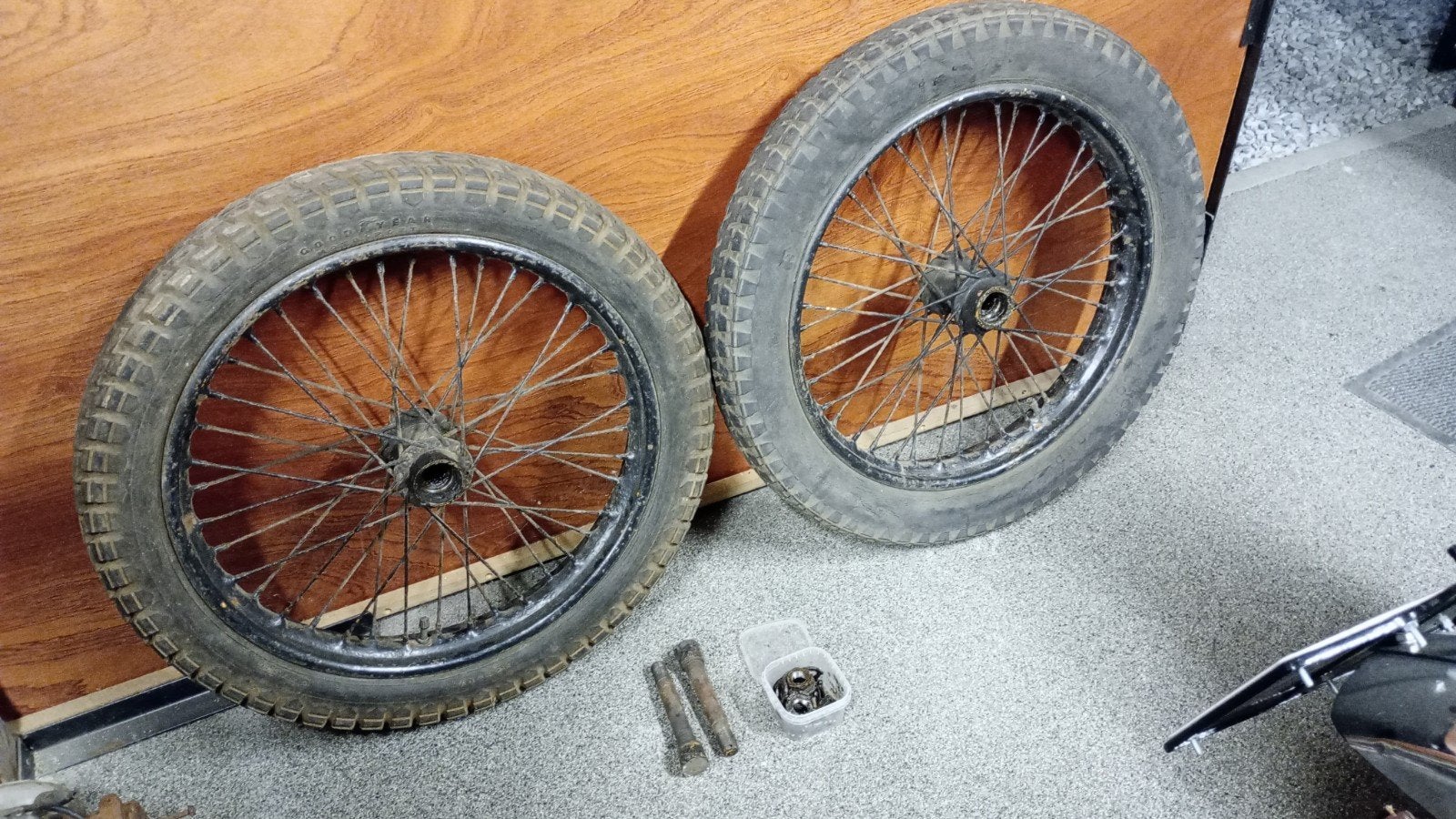 zijspan wielen 19 inch oldtimer, Ophalen