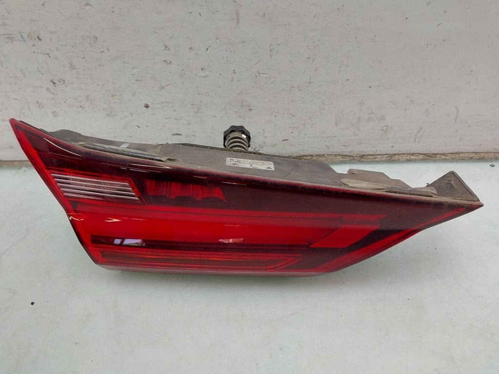 ACHTERLICHT LINKS BMW 1 serie (F40) (|7450651|63217450651|), Auto-onderdelen, Gebruikt, BMW, Petuelring 130
80809  München, DE
