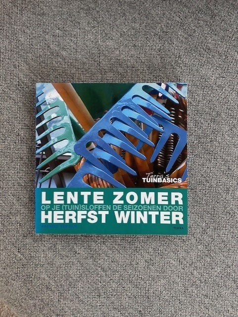 Lente zomer herfst winter moestuin boek, Ophalen of Verzenden, Zo goed als nieuw, Moestuin
