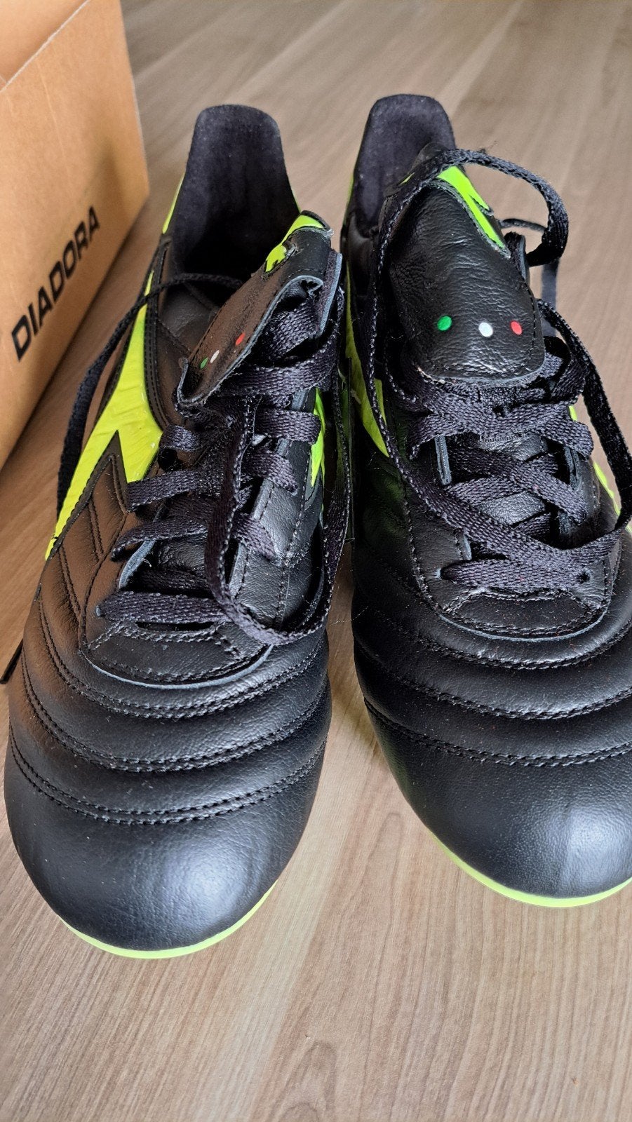 nieuwe voetbalschoenen Diadora Brasil,maat 42,5, Ophalen of Verzenden